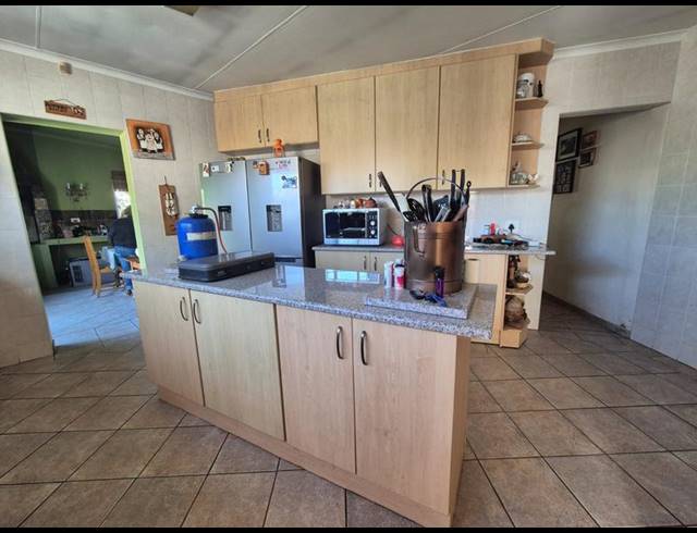 3 BEDROOM HOUSE FOR SALE IN BRACKENHURST